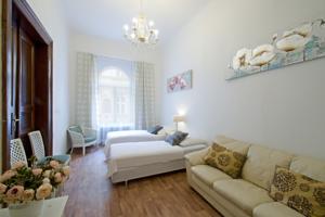 Charles Bridge 3 Bedroom Apartments in Prag