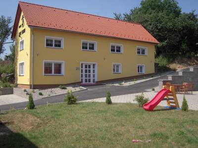 Černý Kocour Apart Hotel in Šarovy